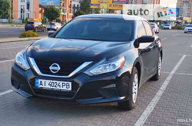 Седан Nissan Altima 2016 в Києві