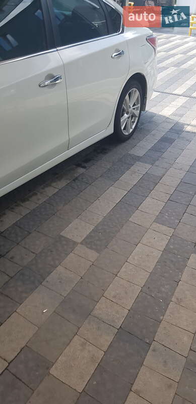 Седан Nissan Altima 2014 в Василькове