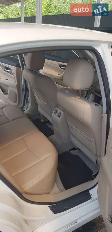 Седан Nissan Altima 2014 в Василькове