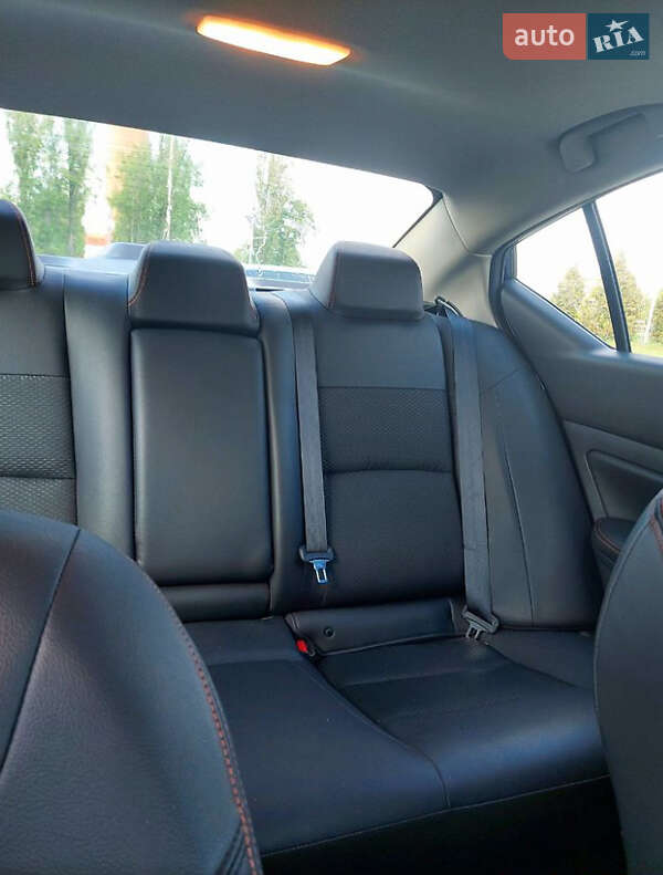 Седан Nissan Altima 2019 в Киеве