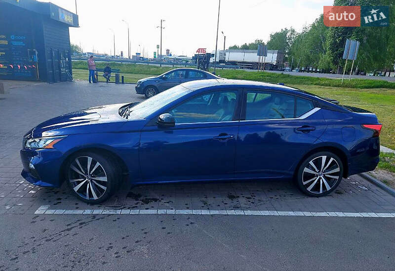 Седан Nissan Altima 2019 в Киеве
