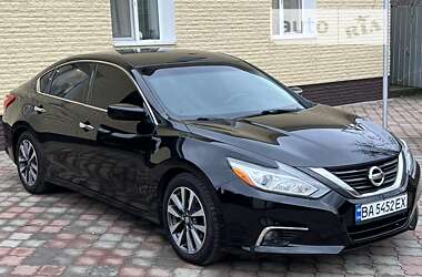 Седан Nissan Altima 2017 в Жовтих Водах