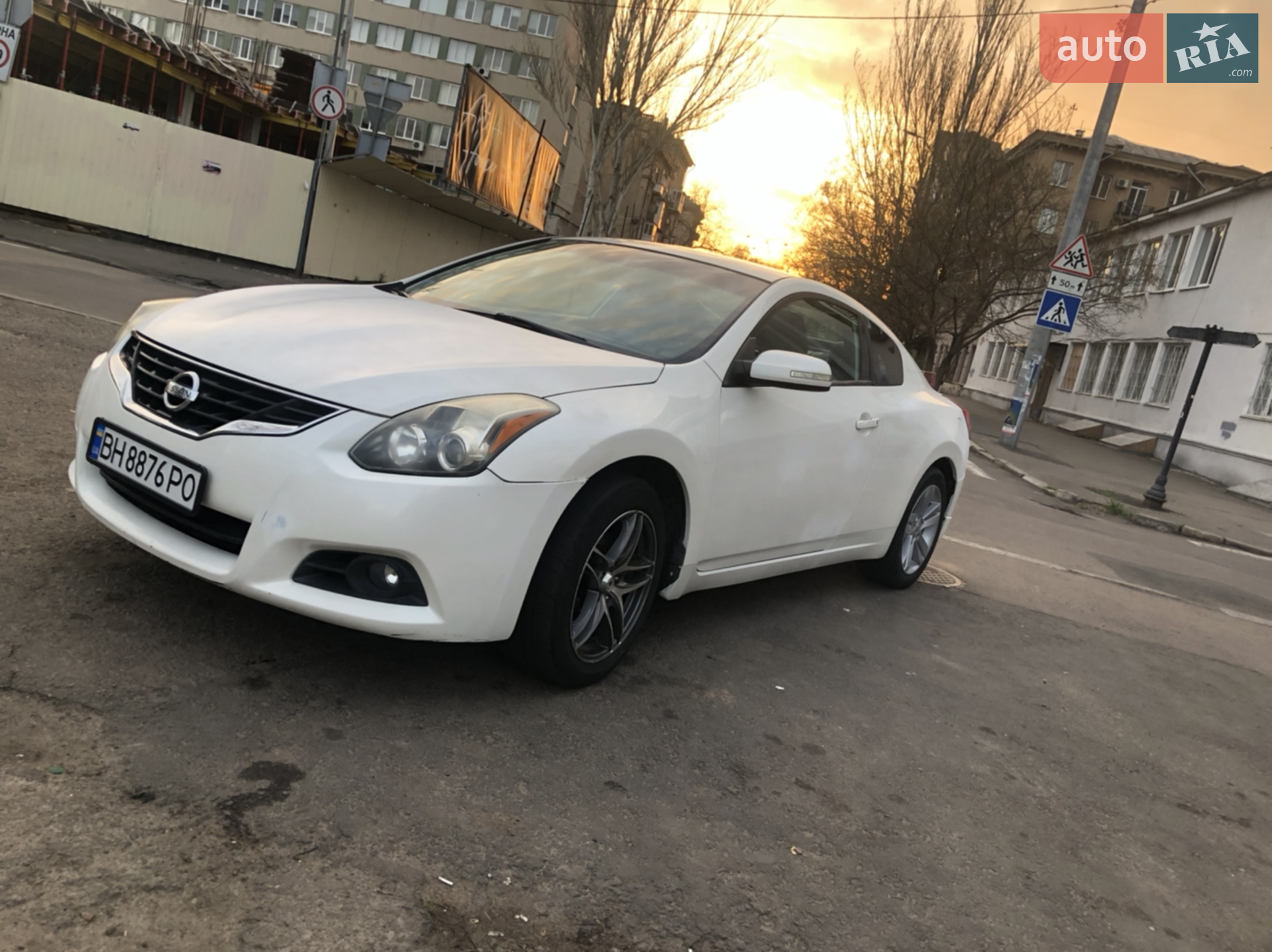 2010 Nissan Altima - фото 1