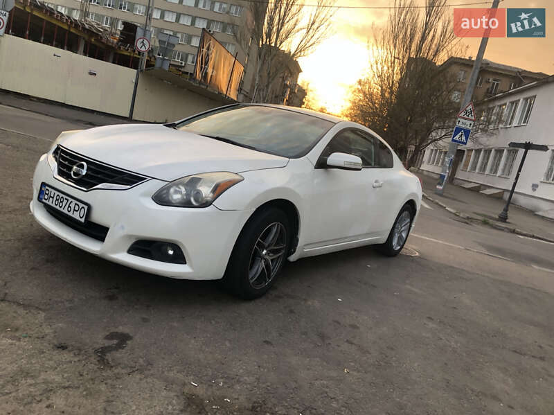 Nissan Altima 2010