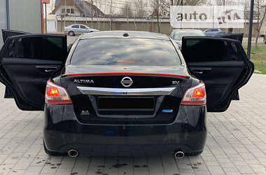 Седан Nissan Altima 2012 в Берегово