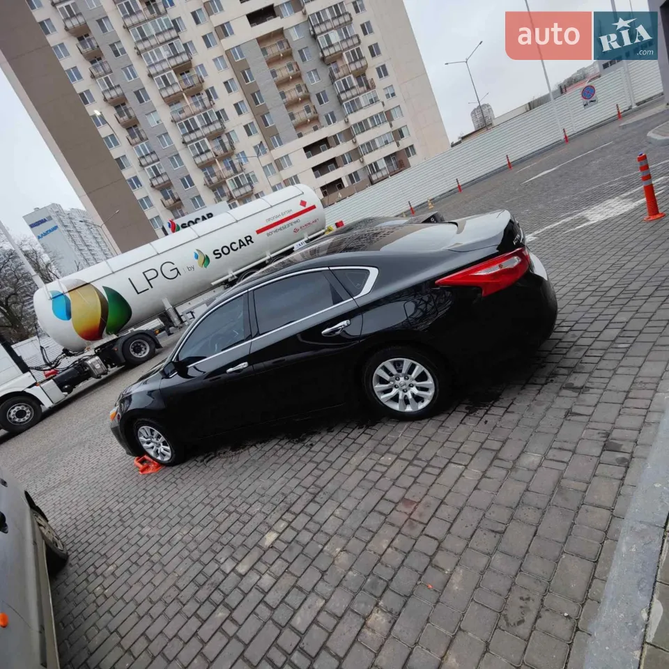 2017 Nissan Altima - мініатюра 16