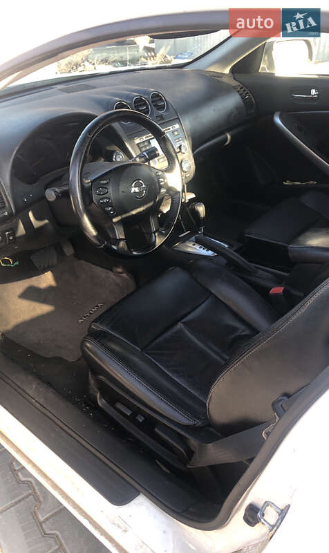 Купе Nissan Altima 2010 в Одессе фото 7 Купе Nissan Altima 2010 в Одессе