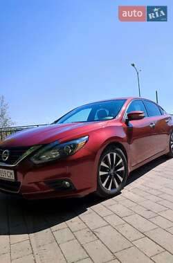 Седан Nissan Altima 2016 в Тернополе