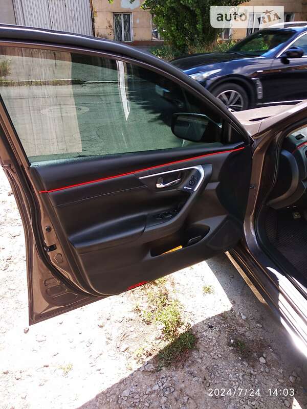 Седан Nissan Altima 2015 в Дніпрі