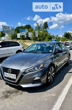 Седан Nissan Altima 2018 в Бершаді