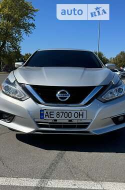 Седан Nissan Altima 2016 в Дніпрі