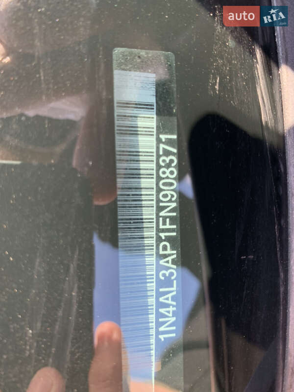 Седан Nissan Altima 2015 в Золочеві