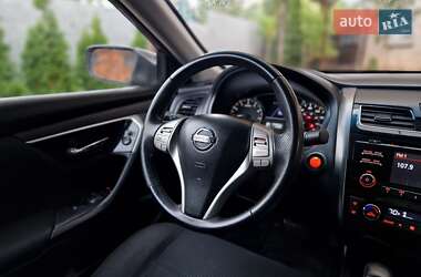 Седан Nissan Altima 2013 в Запоріжжі