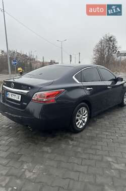 Седан Nissan Altima 2014 в Полтаві