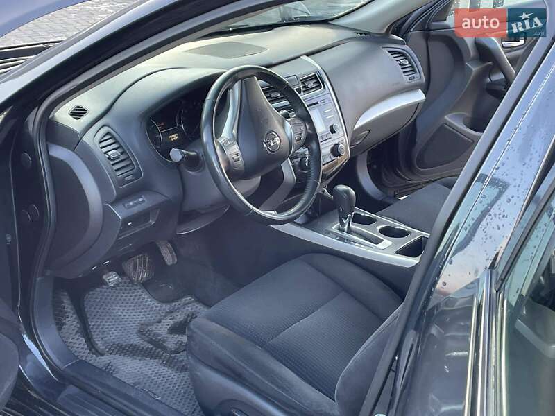 Седан Nissan Altima 2015 в Сокалі