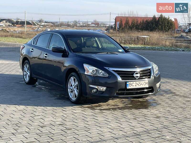 Седан Nissan Altima 2015 в Сокалі