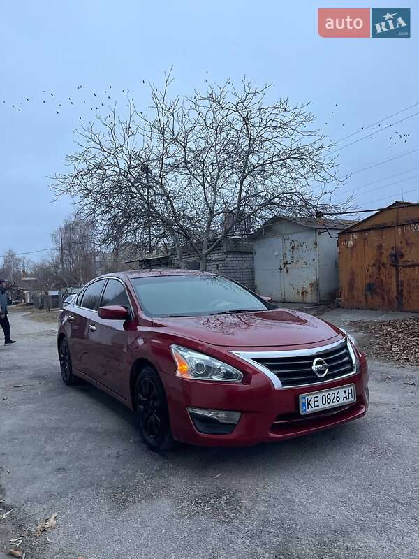 Седан Nissan Altima 2014 в Днепре