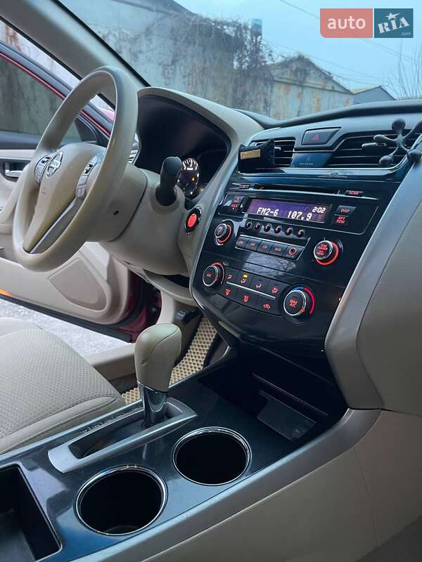 Седан Nissan Altima 2014 в Днепре