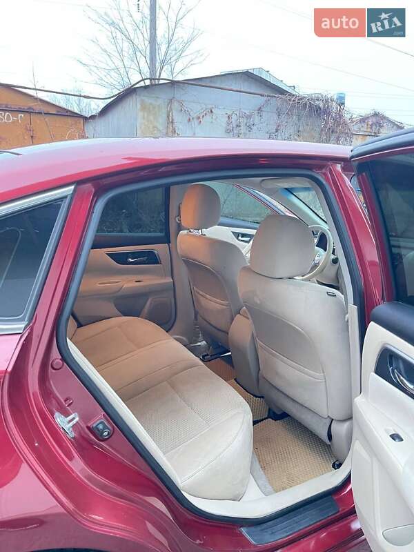 Седан Nissan Altima 2014 в Днепре