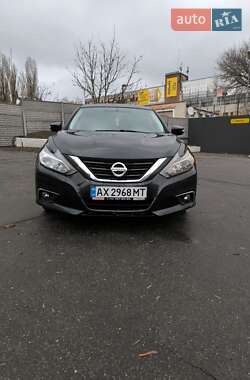 Седан Nissan Altima 2016 в Харкові