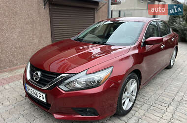 Седан Nissan Altima 2016 в Тернополі