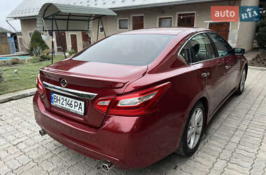 Седан Nissan Altima 2016 в Тернополе