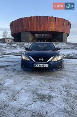 Седан Nissan Altima 2017 в Шепетовке