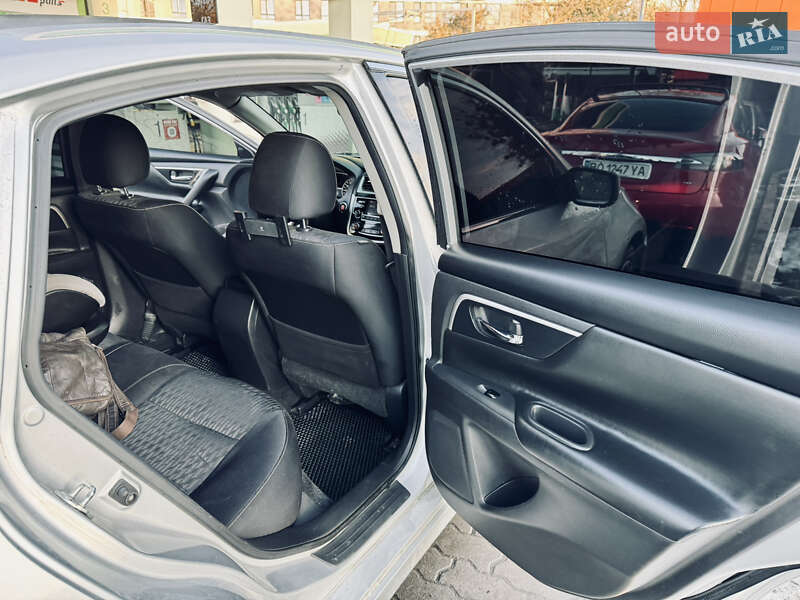 Седан Nissan Altima 2018 в Львове