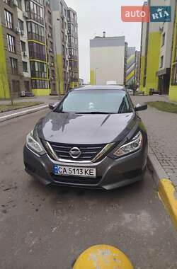 Седан Nissan Altima 2016 в 