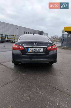 Седан Nissan Altima 2016 в Харкові