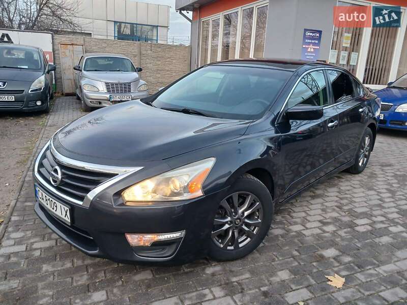 Седан Nissan Altima 2015 в Николаеве