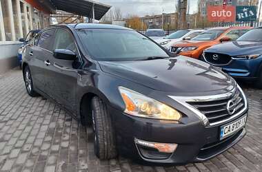 Седан Nissan Altima 2015 в Николаеве