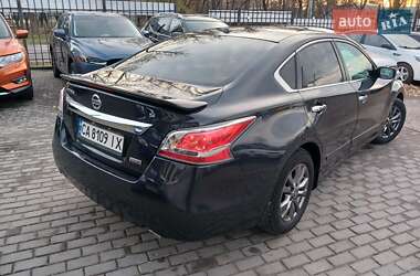 Седан Nissan Altima 2015 в Николаеве