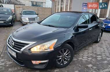 Седан Nissan Altima 2015 в Николаеве