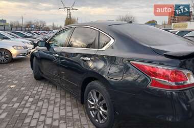 Седан Nissan Altima 2015 в Николаеве