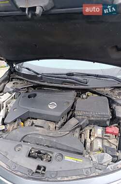 Седан Nissan Altima 2015 в 