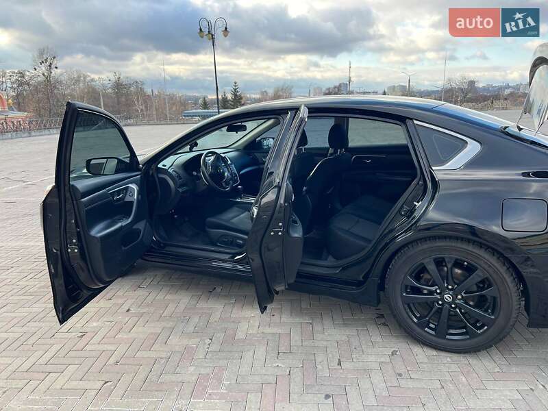 Седан Nissan Altima 2017 в Харкові