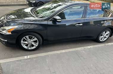 Седан Nissan Altima 2014 в Києві