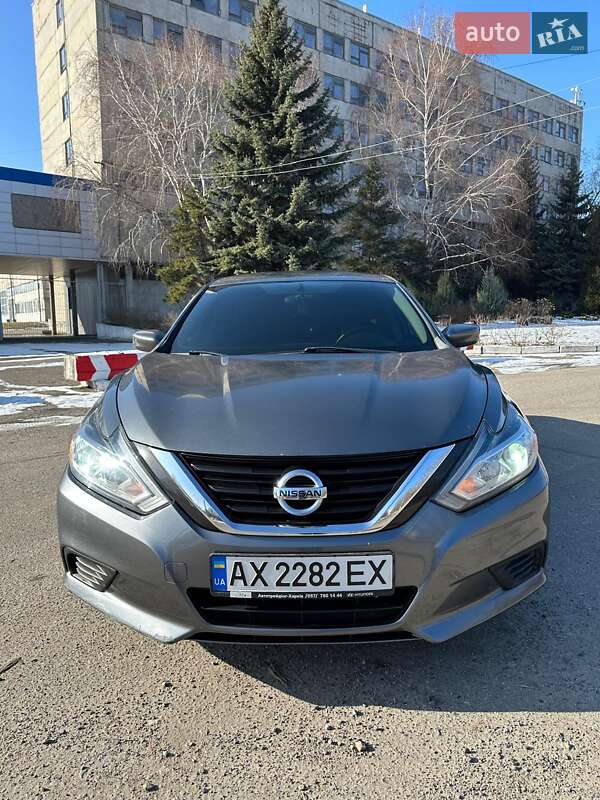 Седан Nissan Altima 2017 в Харькове