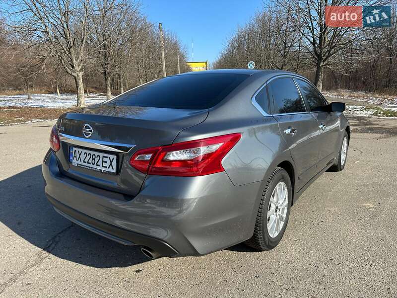 Седан Nissan Altima 2017 в Харькове