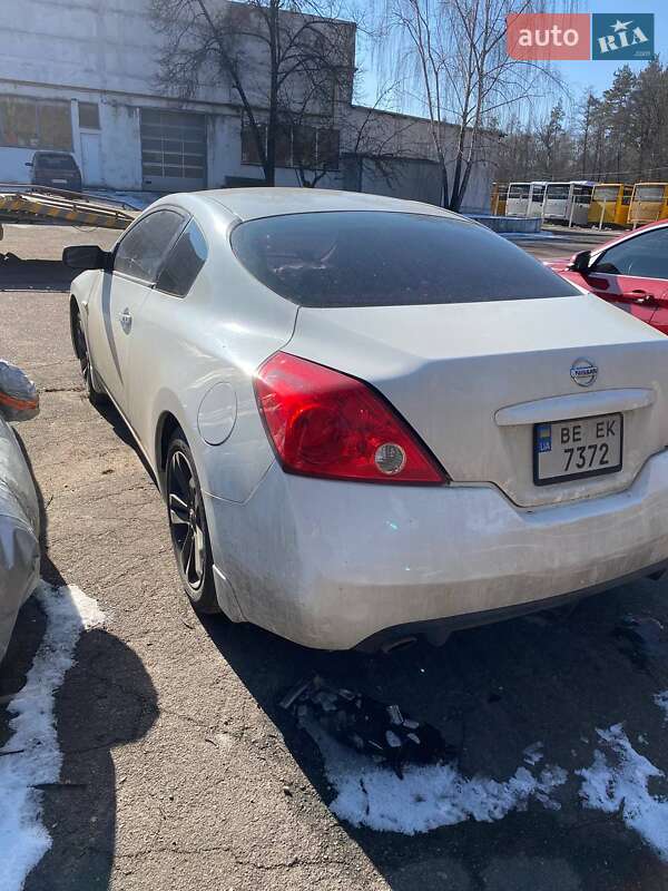 Купе Nissan Altima 2012 в Житомире