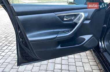Седан Nissan Altima 2015 в 