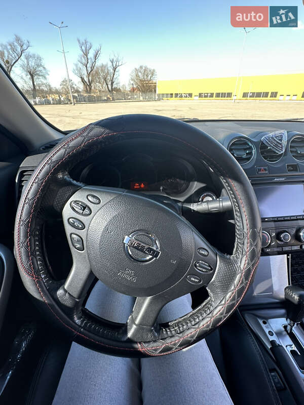 Купе Nissan Altima 2013 в Чернівцях