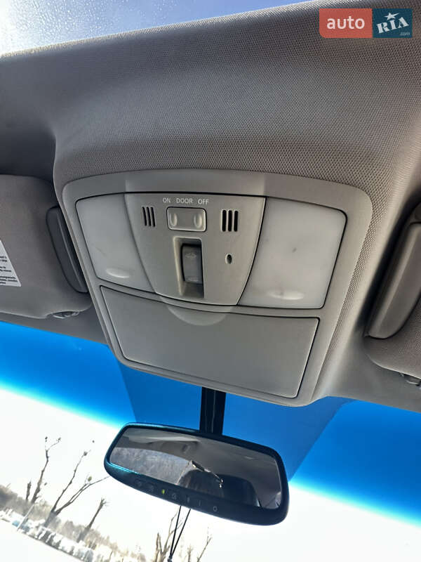 Купе Nissan Altima 2013 в Чернівцях