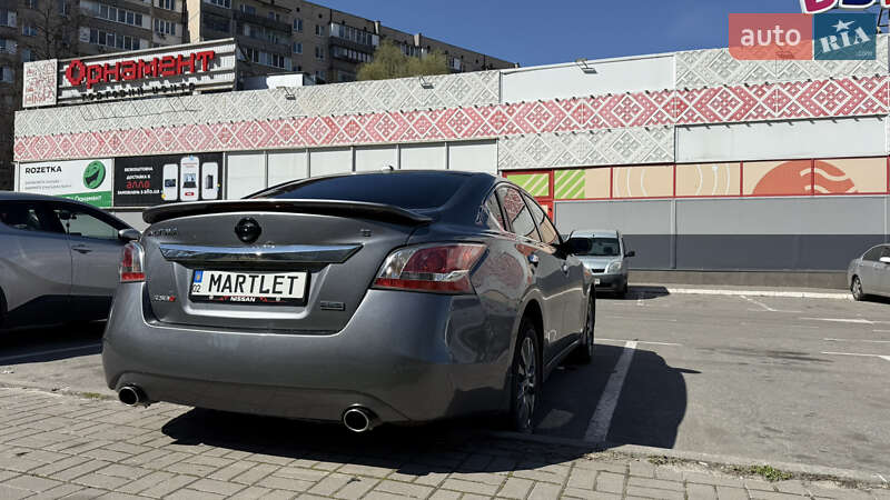 Седан Nissan Altima 2015 в Киеве