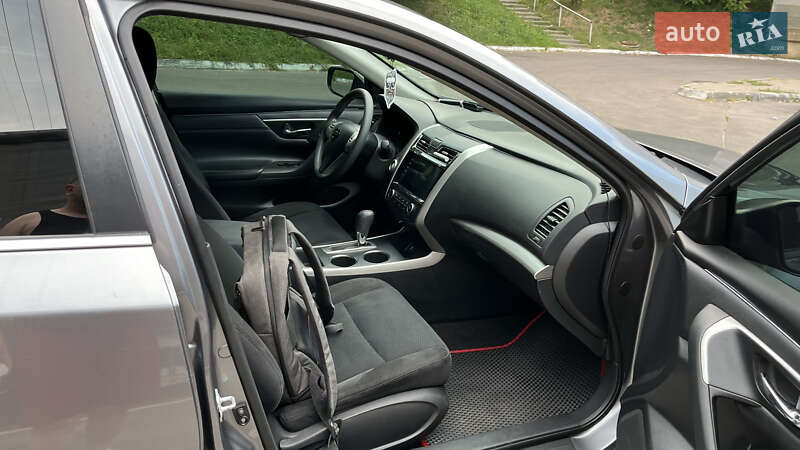 Седан Nissan Altima 2015 в Киеве