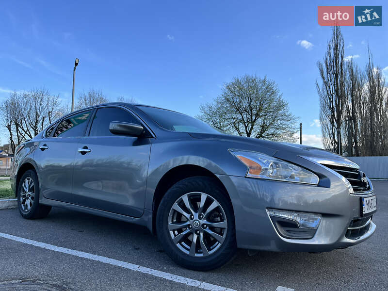 Седан Nissan Altima 2015 в Киеве