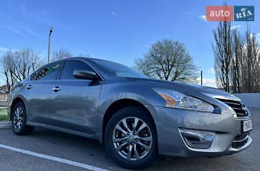 Седан Nissan Altima 2015 в 