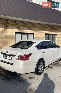Седан Nissan Altima 2012 в 