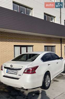 Седан Nissan Altima 2012 в 